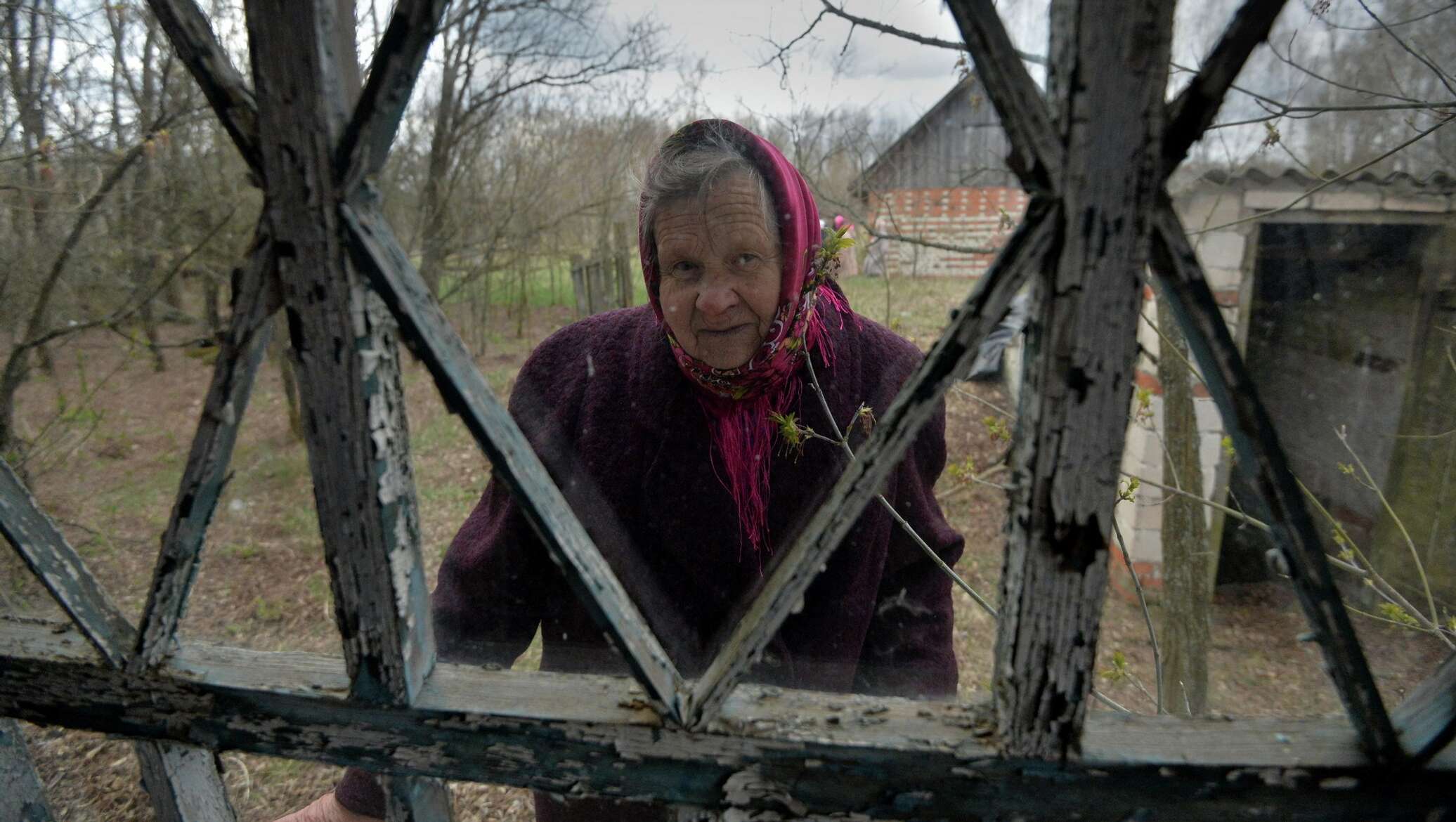 Можно сейчас жить в чернобыле. Зона отчуждения Хойникского района. Самоселы в Припяти. Самоселы Чернобыль 1986\. Чернобыль люди живущие там.