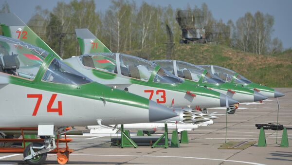 Белорусские военные в понедельник 27 апреля получили четыре учебно-боевых самолета Як-130 - Sputnik Беларусь