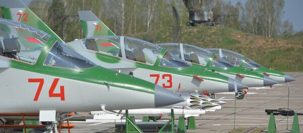 Белорусские военные в понедельник 27 апреля получили четыре учебно-боевых самолета Як-130 - Sputnik Беларусь