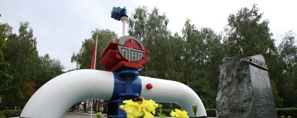 Нефтеперерабатывающий завод и нефтепровод Дружба - Sputnik Беларусь