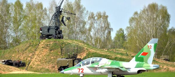 Комплекс управляемого и неуправляемого вооружения позволяет эффективно применять Як-130 в ходе обучения и при решении боевых задач - Sputnik Беларусь