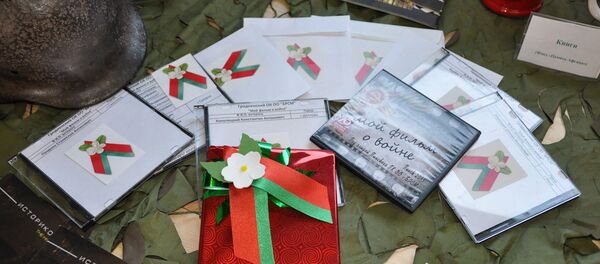 В вагоне-музее Агитпоезда Цветы Великой Победы БРСМ - Sputnik Беларусь