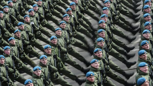 Военнослужащие на полигоне в Алабино во время совместной тренировки пеших и механизированных колонн к Параду Победы - Sputnik Беларусь
