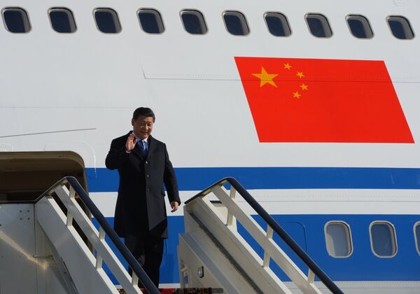 Председатель КНР Си Цзиньпин в аэропорту - Sputnik Беларусь