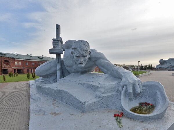 Скульптурная композиция &quot;Жажда&quot; - Sputnik Беларусь