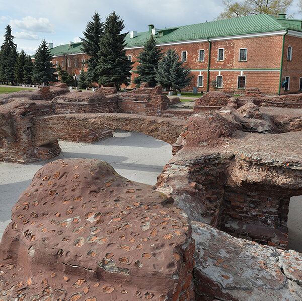 Руины Белого дворца в Цитадели – в середине ХVIII это была униатская Базилианская церковь. - Sputnik Беларусь