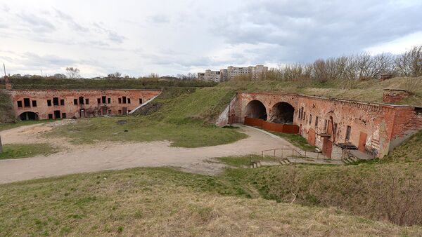 Внешний вал Восточного форта реставрируют в Брестской крепости