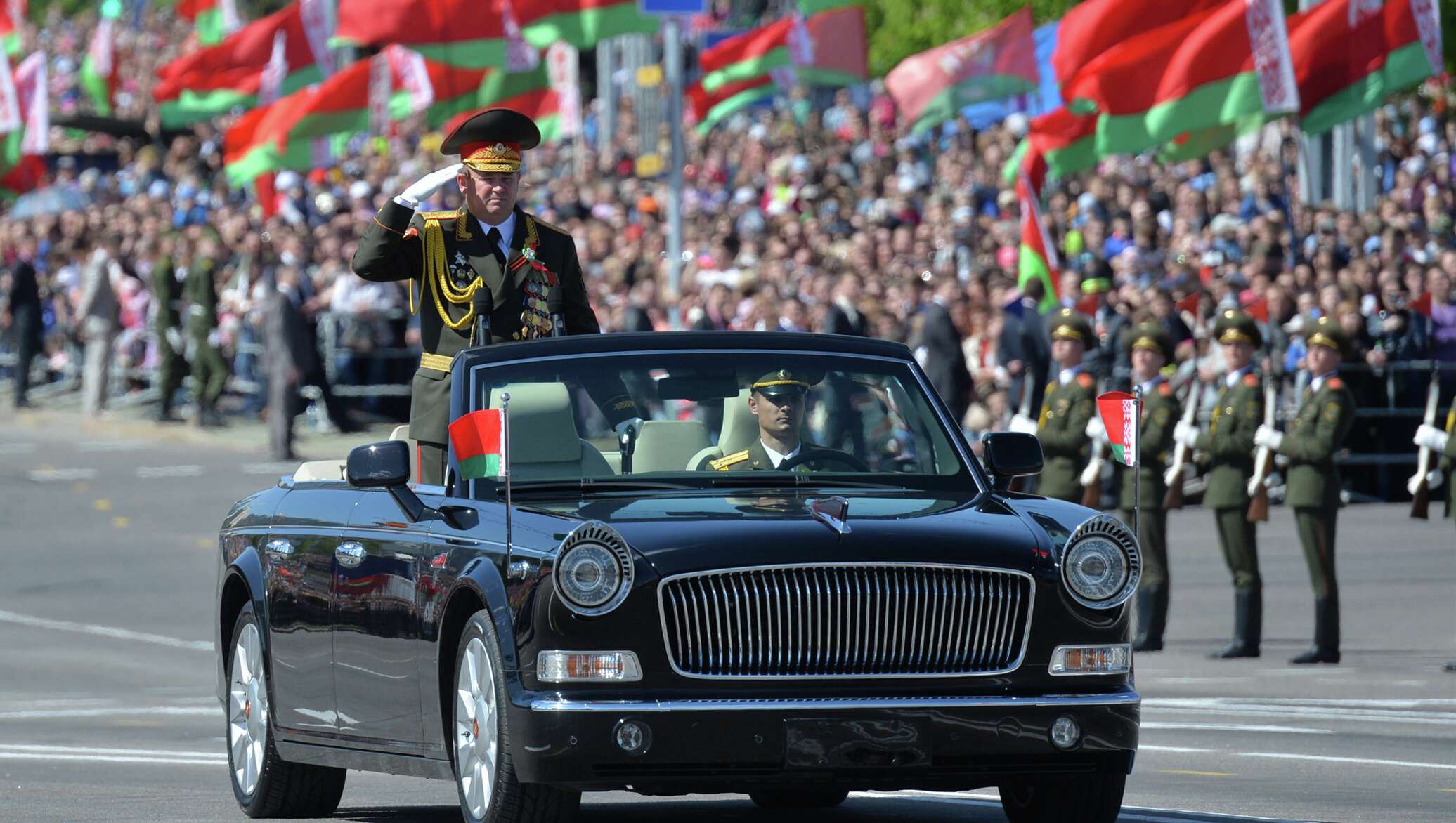 На победу на президентских. Аурус Лукашенко. Hongqi Лукашенко. Аурус Шойгу. Hongqi парад Лукашенко.