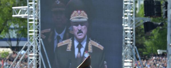 Александр Лукашенко на параде - Sputnik Беларусь