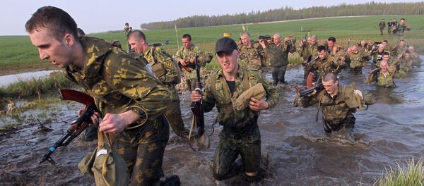 Ільготы пры паступленні ў ВНУ для тых, хто адслужыў у войску, пашыраць Ільготы пры паступленні ў ВНУ для тых, хто адслужыў у войску, пашыраць - Sputnik Беларусь