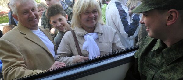 Отправка новобранцев на службу в Вооруженые Силы. Архивное фото - Sputnik Беларусь