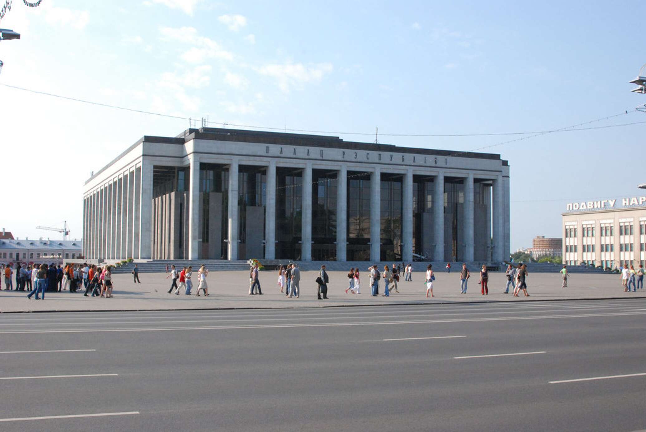 Октябрьская площадь Минск