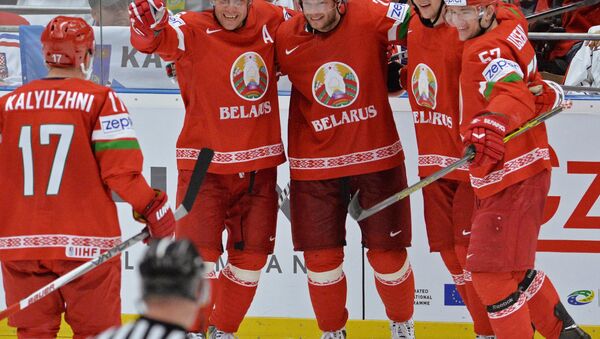 Игроки сборной Беларуси в матче против команды Словакии на Чемпионате мира по хоккею - Sputnik Беларусь