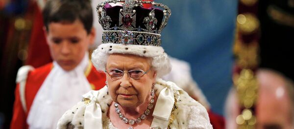 Королева Великобритании Елизавета II на торжественном открытии работы парламента Королева Великобритании Елизавета II на торжественном открытии работы парламента - Sputnik Беларусь
