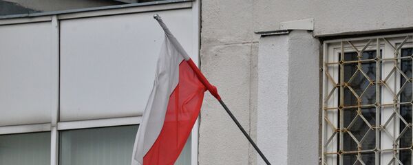 Польскі сцяг на будынку Пасольства Польшчы ў Мінску Польскі сцяг на будынку Пасольства Польшчы ў Мінску - Sputnik Беларусь