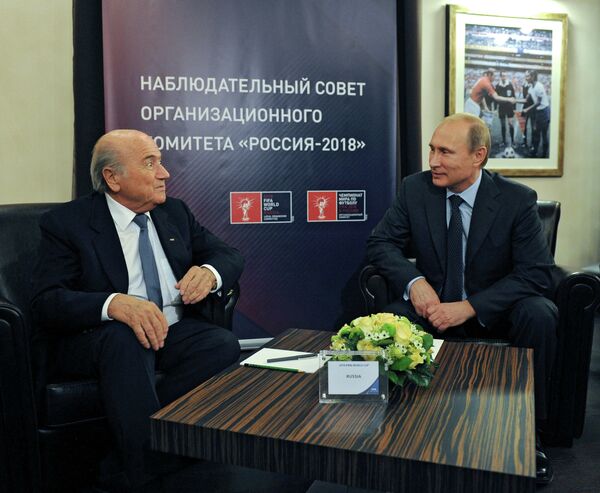 Президент России Владимир Путин и президент ФИФА Йозеф Блаттер во время встречи - Sputnik Беларусь