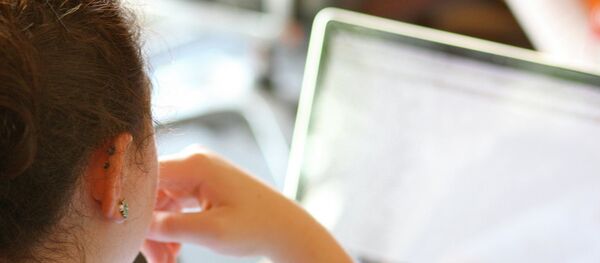 Женщина за компьютером - Sputnik Беларусь