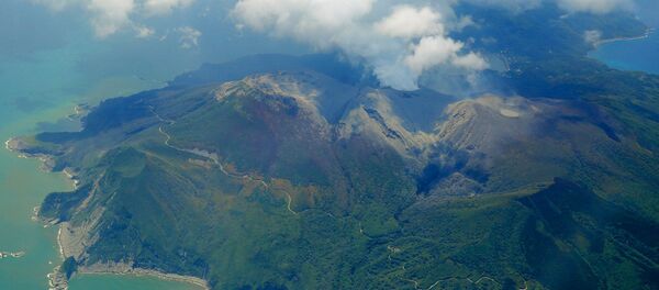 Извержение вулкана Синдакэ на юге Японии - Sputnik Беларусь