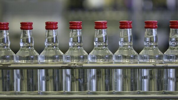 Бутылки со спиртным, архивное фото - Sputnik Беларусь