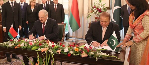 Президенты Беларуси и Пакистана подписывают соглашение - Sputnik Беларусь