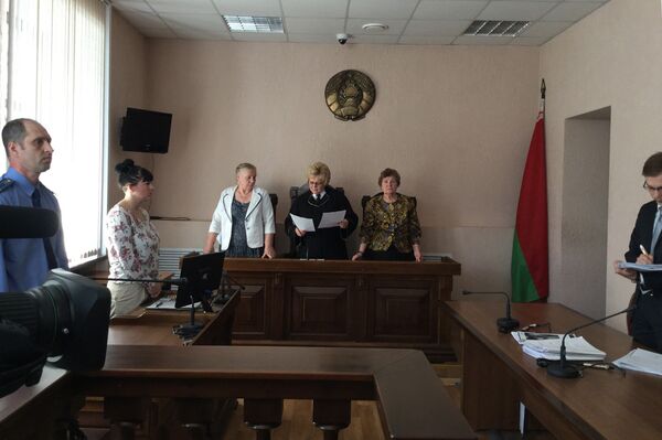 Судья оглашает приговор Поборцеву - Sputnik Беларусь