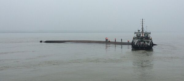 Поисково-спасательные работы на реке Янцзы Поисково-спасательные работы на реке Янцзы - Sputnik Беларусь