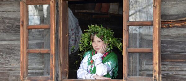 Девочка на народном празднике Девочка на народном празднике - Sputnik Беларусь