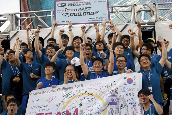 Победитель соревнований - команда KAIST из Южной Кореи Победитель соревнований - команда KAIST из Южной Кореи - Sputnik Беларусь