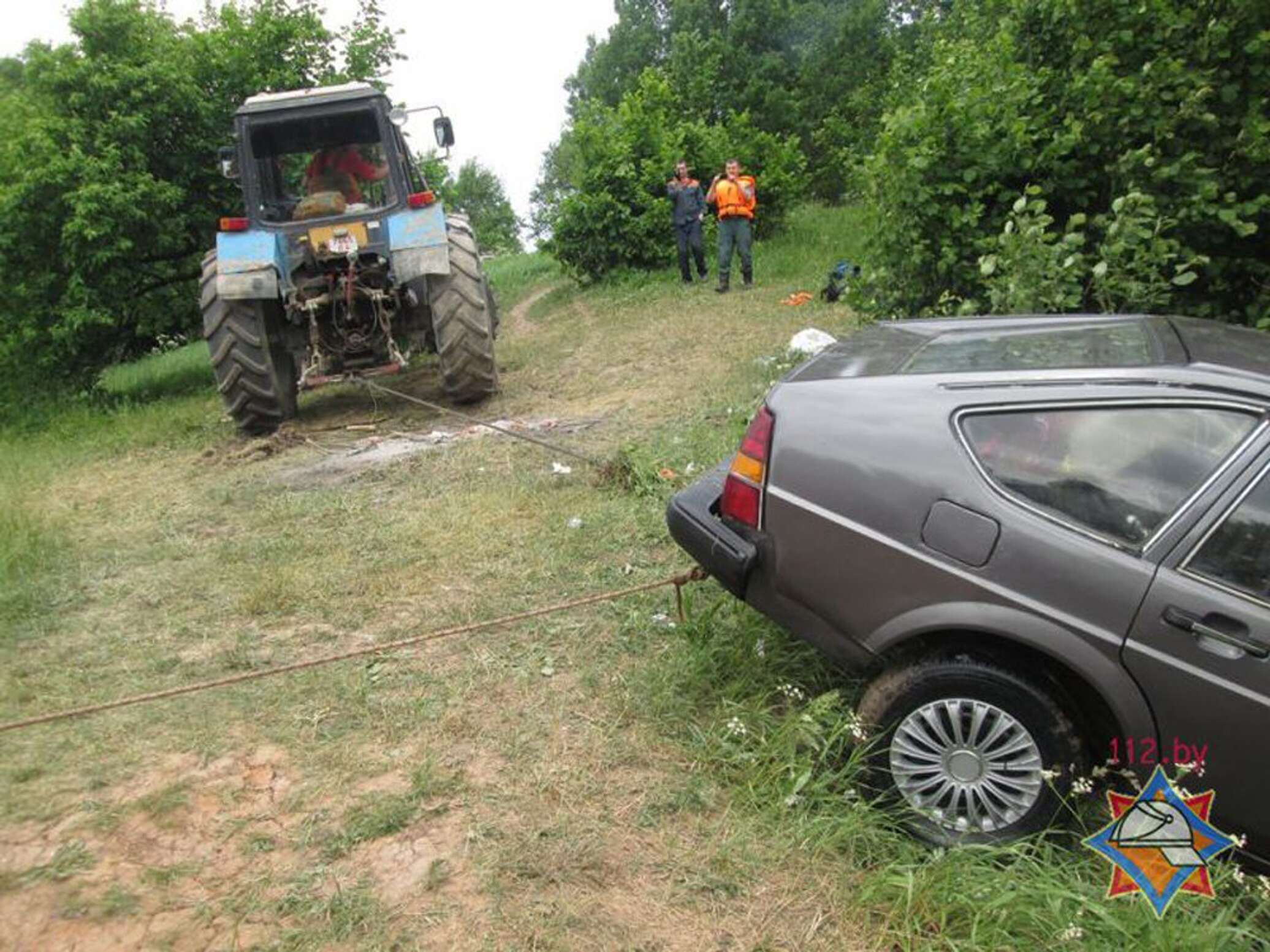 Volkswagen Passat утонул в озере в Витебском районе - 11.06.2015, Sputnik  Беларусь