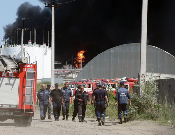 Пожар на нефтебазе под Киевом - Sputnik Беларусь
