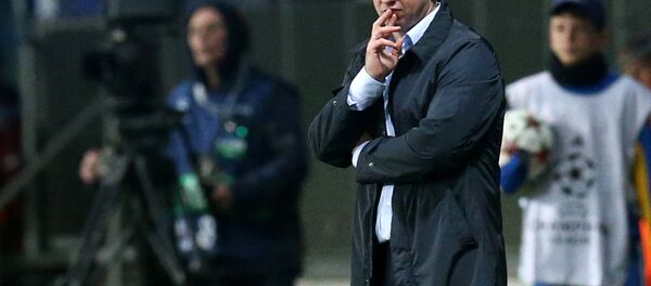 Главный тренер ФК БАТЭ Александр Ермакович Главный тренер ФК БАТЭ Александр Ермакович - Sputnik Беларусь