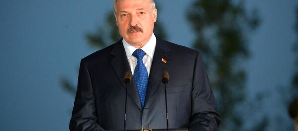 Александр Лукашенко на митинге-реквиеме, посвященному открытию мемориального комплекса Тростенец - Sputnik Беларусь