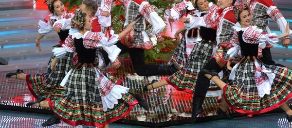 Выступленне ансамбля танца на Дзень Незалежнасці ў Палацы Рэспублікі Выступленне ансамбля танца на Дзень Незалежнасці ў Палацы Рэспублікі - Sputnik Беларусь