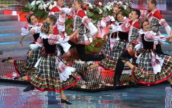Выступленне ансамбля танца на Дзень Незалежнасці ў Палацы Рэспублікі - Sputnik Беларусь