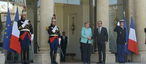 СПУТНИК_Олланд и Меркель подтвердили готовность ЕС продолжать переговоры с Грецией - Sputnik Беларусь