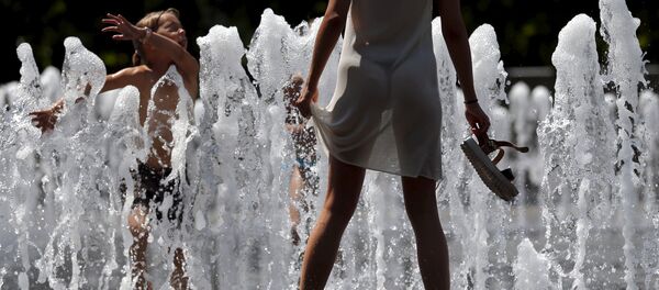Купание в фонтанах - Sputnik Беларусь