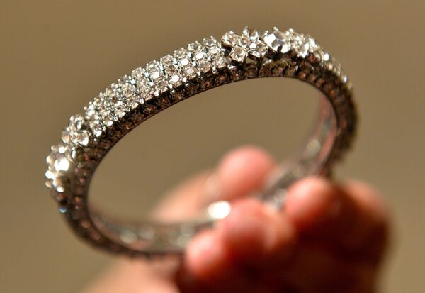 Браслет, утерянный певицей Натали в Витебске - Sputnik Беларусь