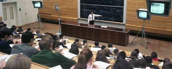 Студенты на лекции - Sputnik Беларусь