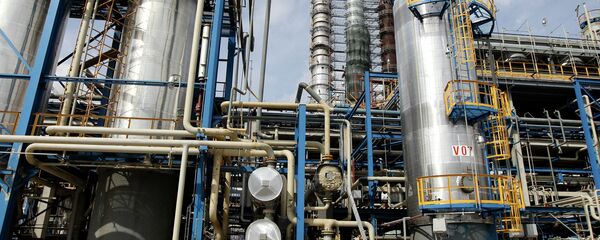 Наваполацкі нафтаперапрацоўчы завод Нафтан - Sputnik Беларусь