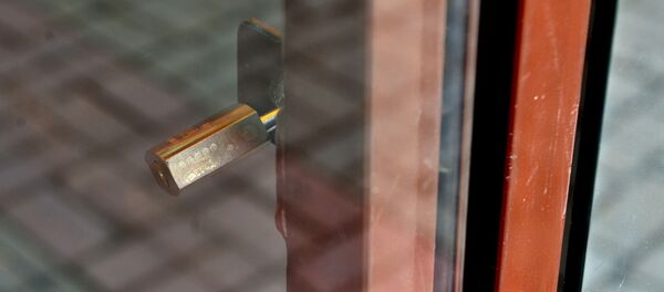 Закрытая на замок дверь - Sputnik Беларусь