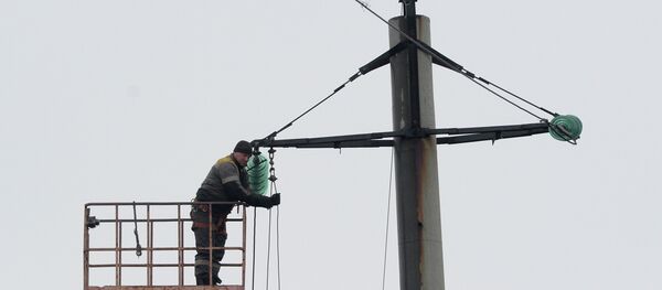 Ремонт линий электропередачи (Архивное фото) Ремонт линий электропередачи (Архивное фото) - Sputnik Беларусь