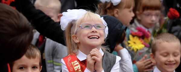 Урачыстыя лінейкі ў школах Беларусі пройдуць 2 верасня Урачыстыя лінейкі ў школах Беларусі пройдуць 2 верасня - Sputnik Беларусь