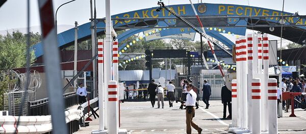 КПП Ак-Жол перед церемонией открытия границ Казахстана и Кыргызстана КПП Ак-Жол перед церемонией открытия границ Казахстана и Кыргызстана - Sputnik Беларусь