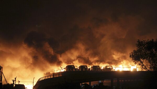 Взрыв на складе опасных веществ в промышленном городе Тяньцзине в Китае - Sputnik Беларусь