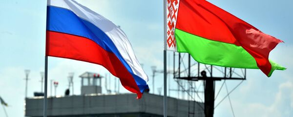 Беларускі і расійскі сцягі Беларускі і расійскі сцягі - Sputnik Беларусь