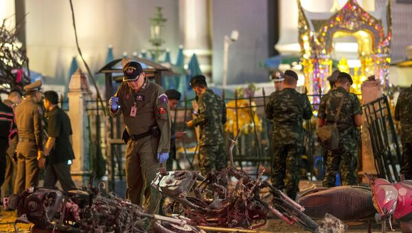 Эксперты работают на месте взрыва в Бангкоке - Sputnik Беларусь