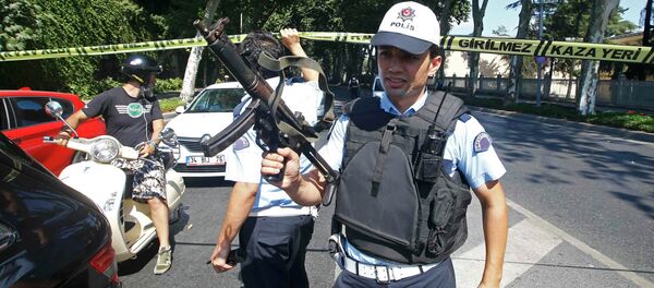 Сотрудники полиции на месте ЧП в Стамбуле - Sputnik Беларусь