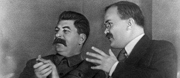Иосиф Сталин и Вячеслав Молотов - Sputnik Беларусь