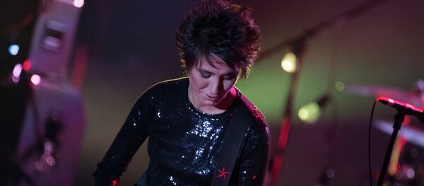 Певица Земфира выступает на музыкальном фестивале под открытым небом Пикник Афиши в музее-заповеднике Коломенское (2015 год) - Sputnik Беларусь