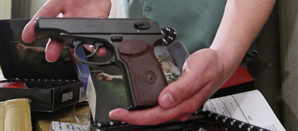 Пневматический пистолет. Архивное фото Пневматический пистолет. Архивное фото - Sputnik Беларусь